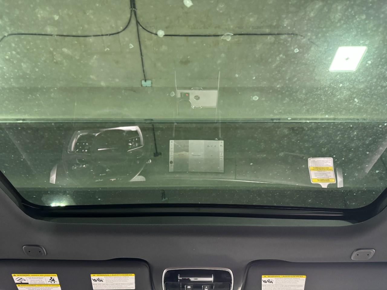 Land Rover Range Rover Vehicle Full-screen Gallery Image 12