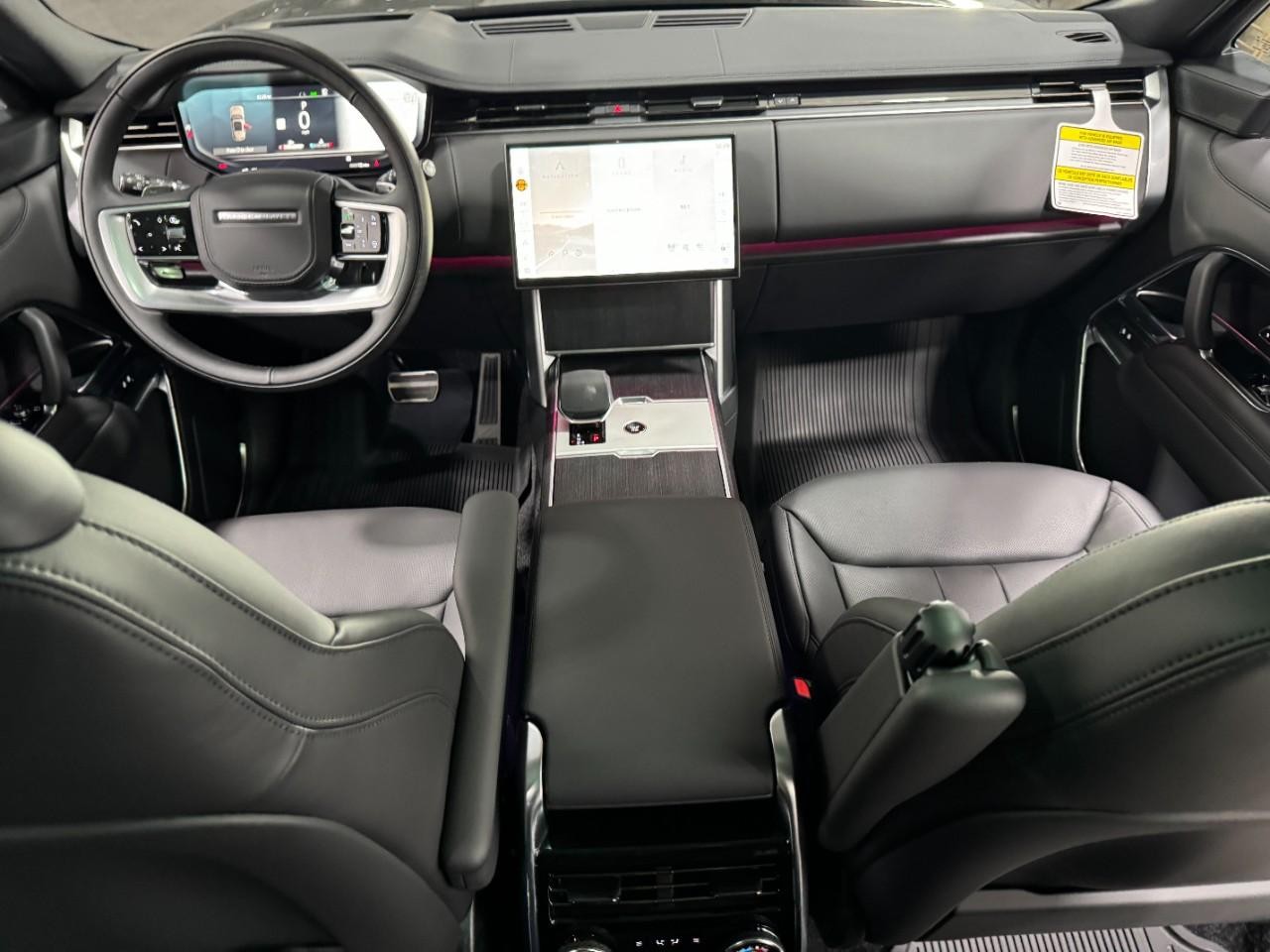 Land Rover Range Rover Vehicle Full-screen Gallery Image 13