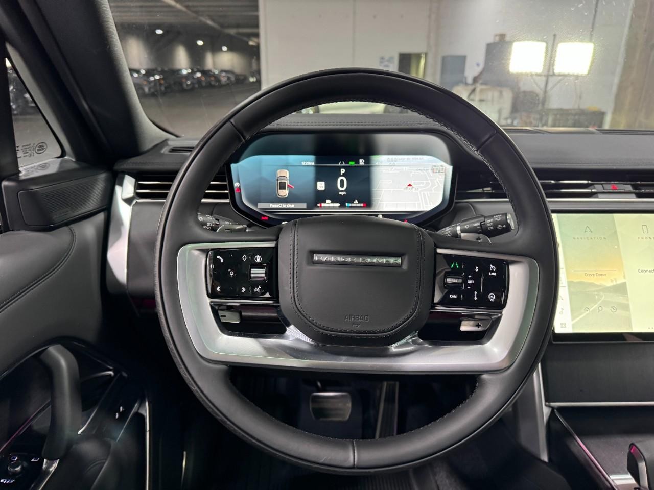 Land Rover Range Rover Vehicle Full-screen Gallery Image 14