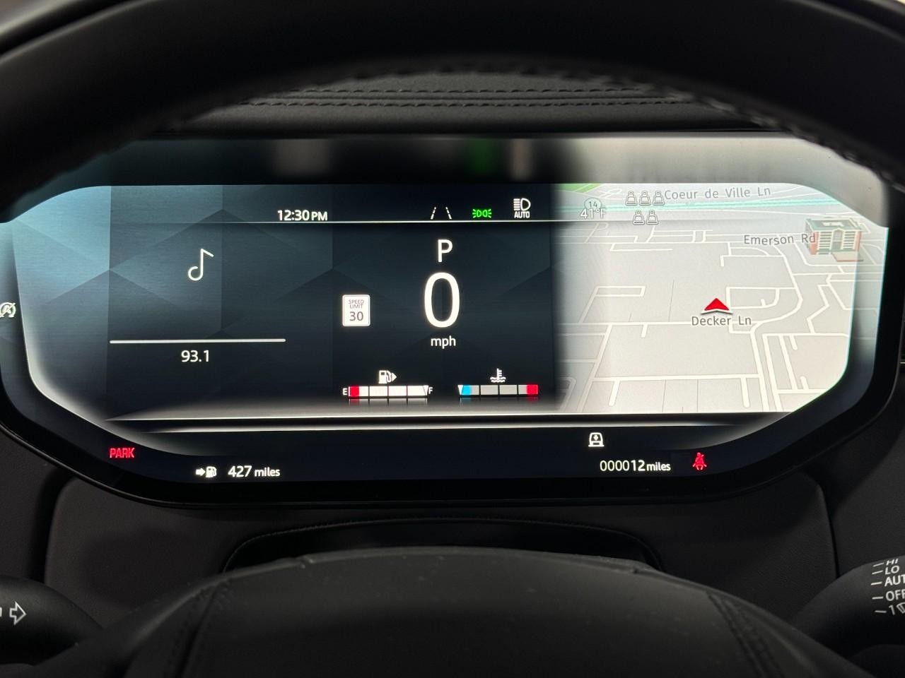 Land Rover Range Rover Vehicle Full-screen Gallery Image 32