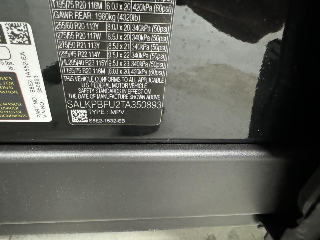 Land Rover Range Rover Vehicle Full-screen Gallery Image 34