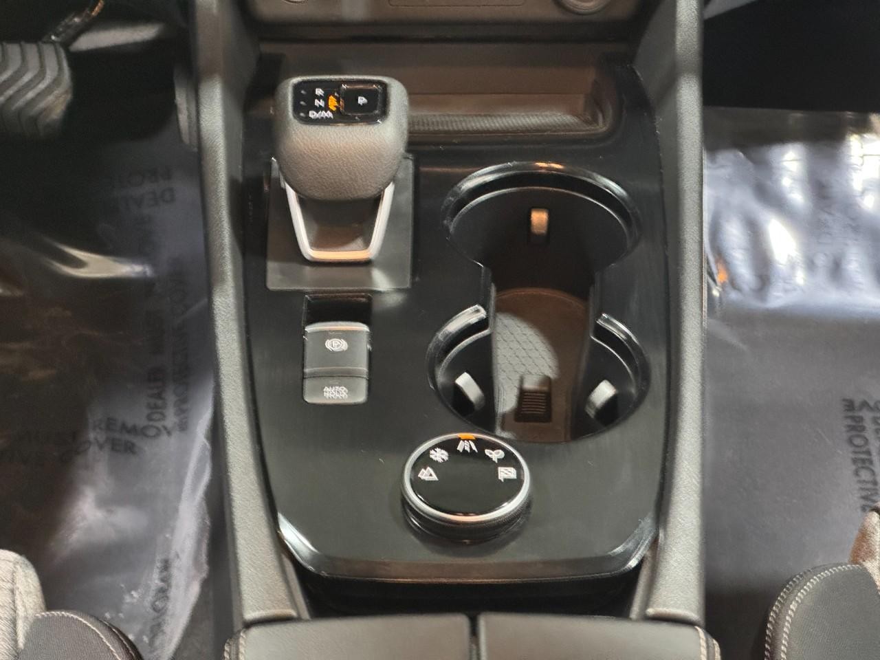 Nissan Rogue Vehicle Full-screen Gallery Image 15