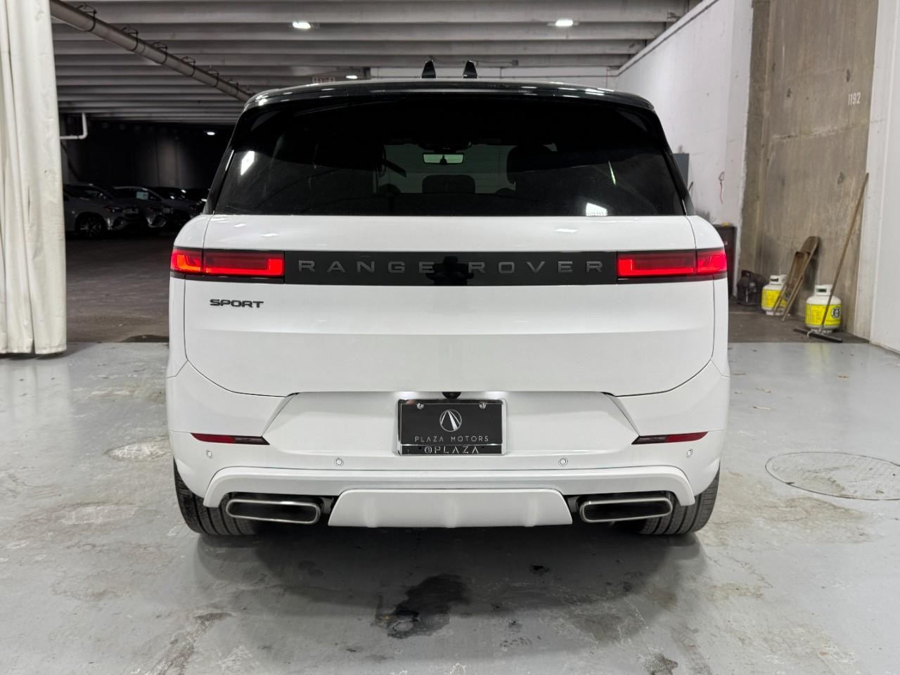 Land Rover Range Rover Sport Vehicle Full-screen Gallery Image 9