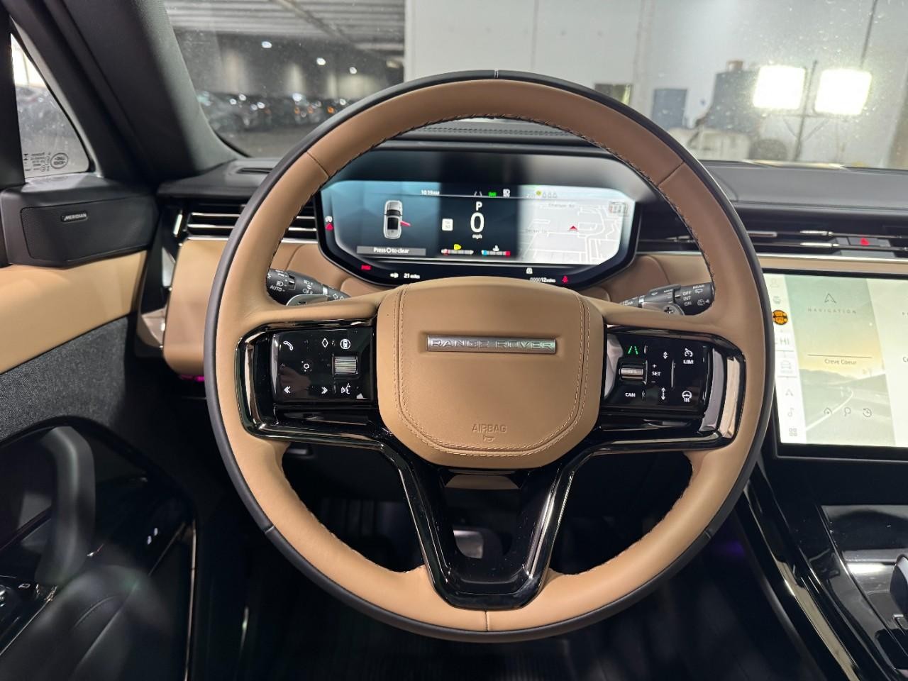 Land Rover Range Rover Sport Vehicle Full-screen Gallery Image 14