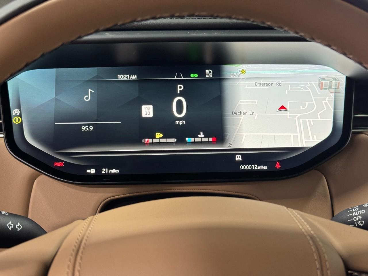 Land Rover Range Rover Sport Vehicle Full-screen Gallery Image 31