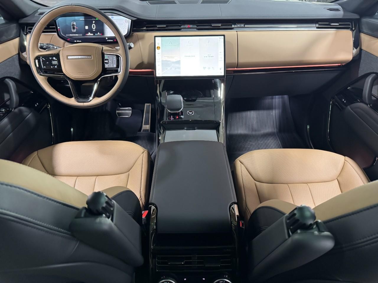 Land Rover Range Rover Sport Vehicle Full-screen Gallery Image 13