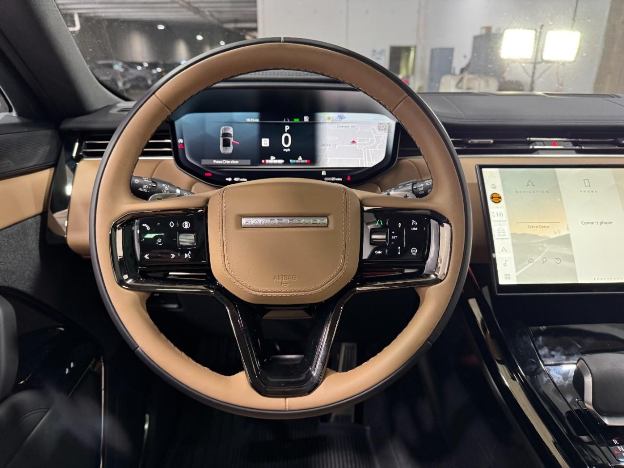 Land Rover Range Rover Sport Vehicle Full-screen Gallery Image 14