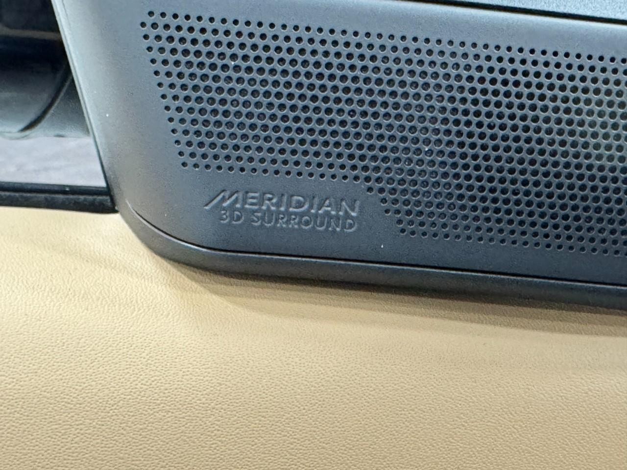 Land Rover Range Rover Sport Vehicle Full-screen Gallery Image 22