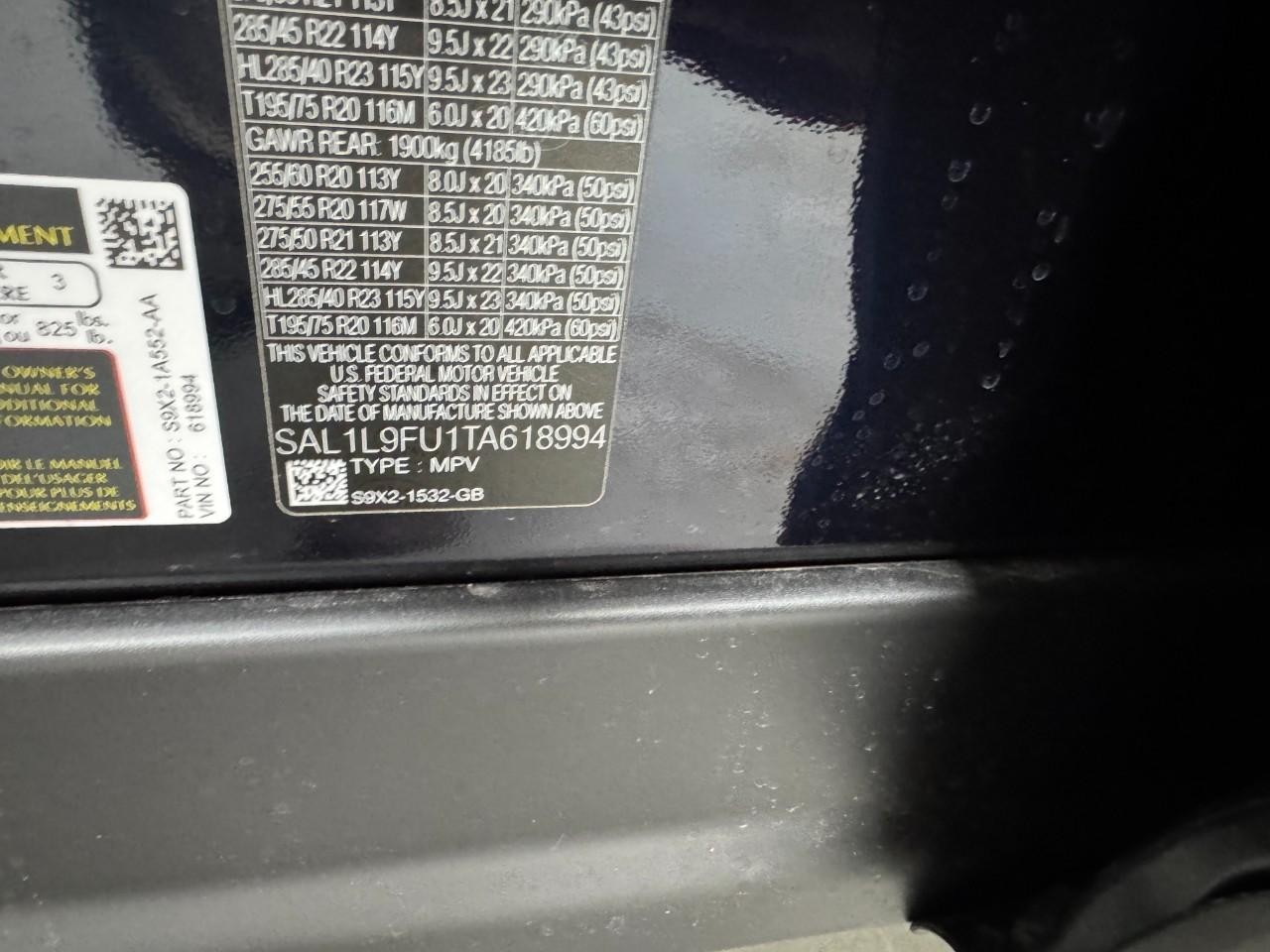 Land Rover Range Rover Sport Vehicle Full-screen Gallery Image 33