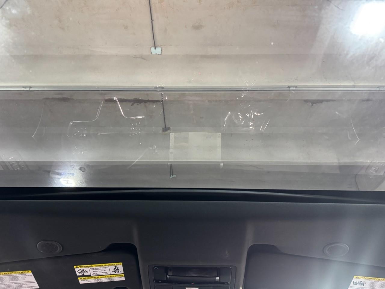 Land Rover Discovery Sport Vehicle Full-screen Gallery Image 12