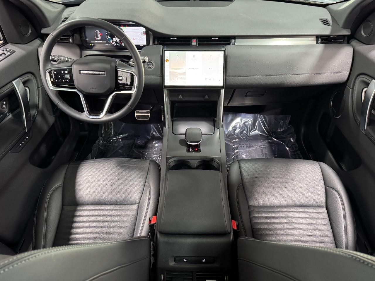 Land Rover Discovery Sport Vehicle Full-screen Gallery Image 13
