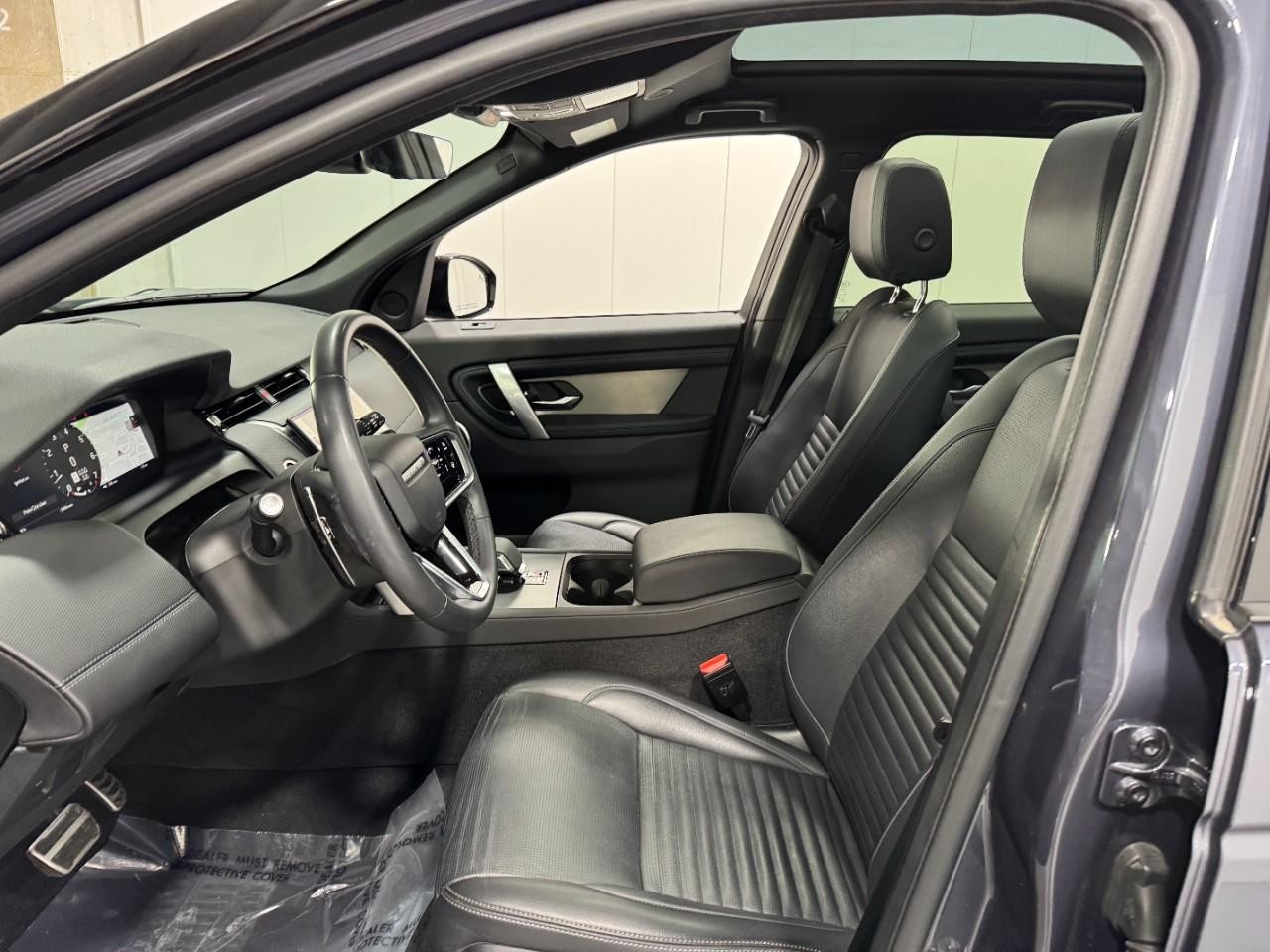 Land Rover Discovery Sport Vehicle Full-screen Gallery Image 26