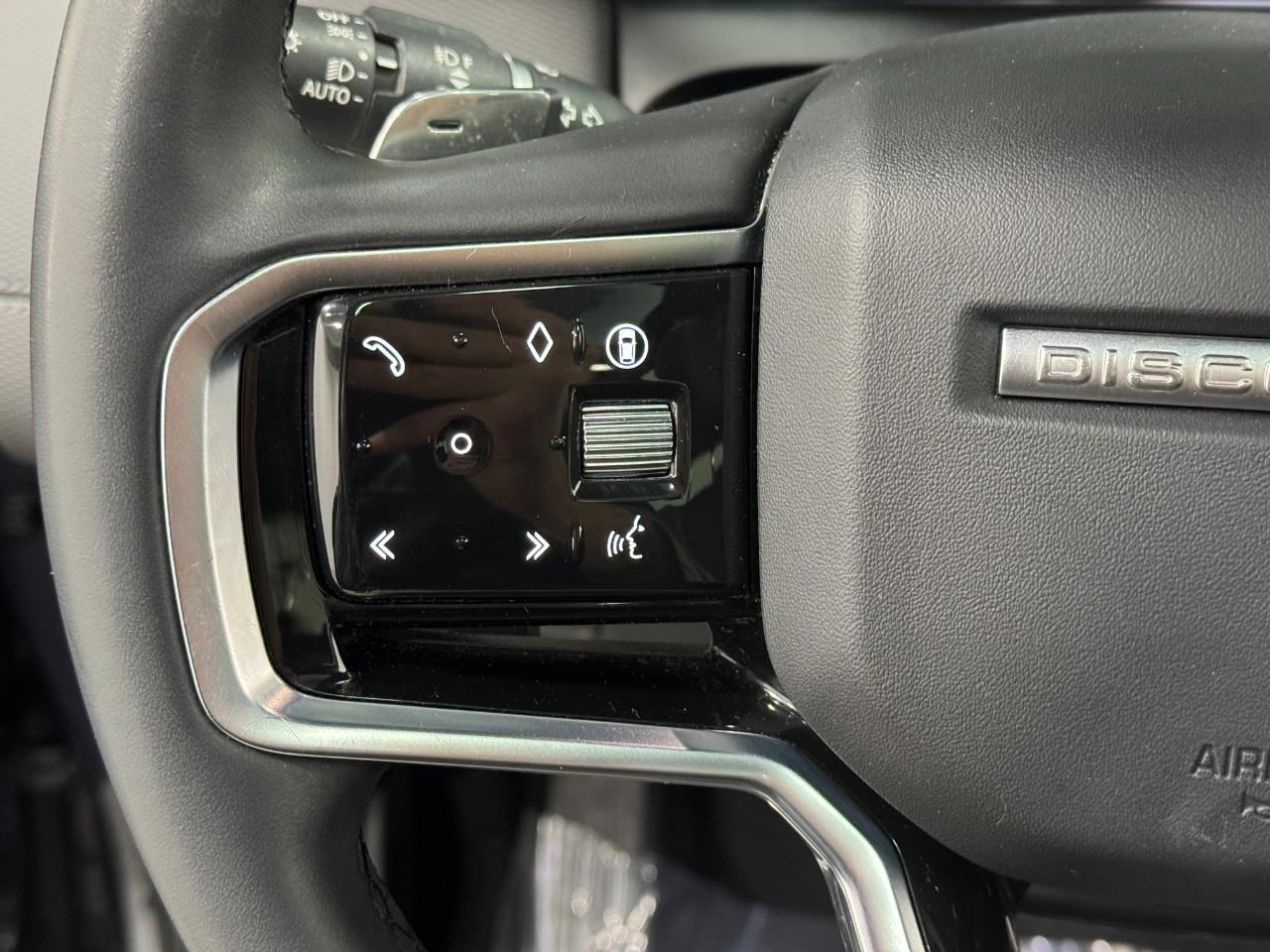 Land Rover Discovery Sport Vehicle Full-screen Gallery Image 30