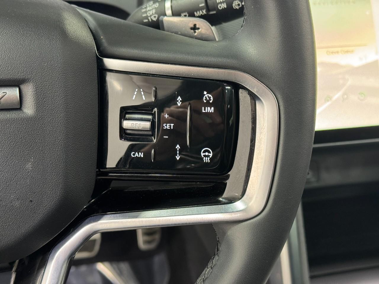 Land Rover Discovery Sport Vehicle Full-screen Gallery Image 31