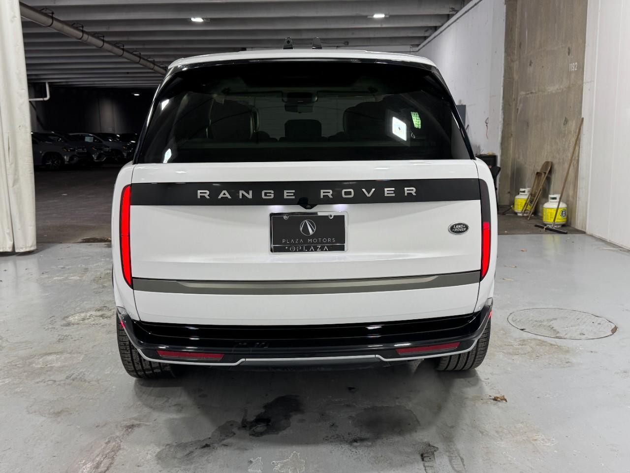 Land Rover Range Rover Vehicle Full-screen Gallery Image 9