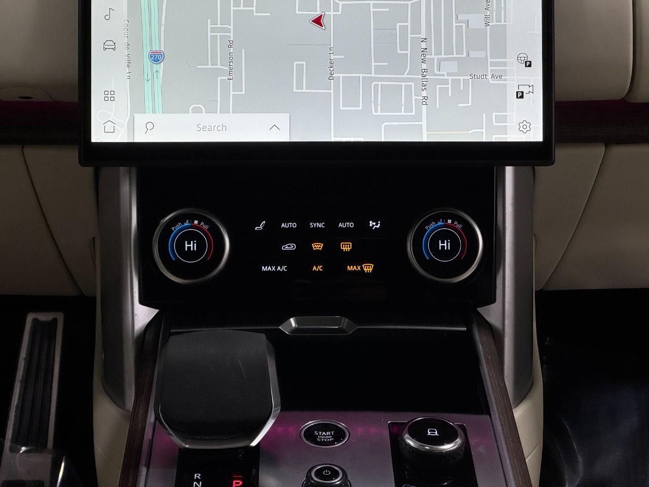 Land Rover Range Rover Vehicle Full-screen Gallery Image 16