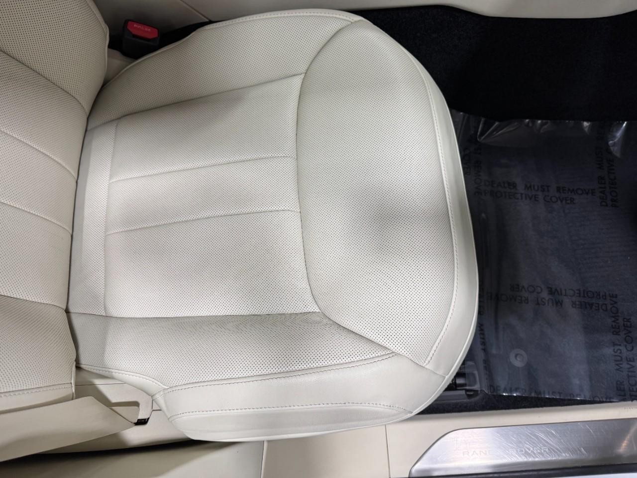 Land Rover Range Rover Vehicle Full-screen Gallery Image 20