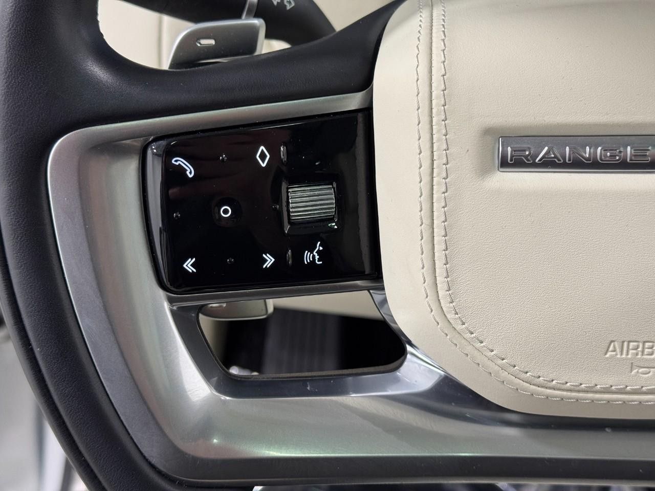 Land Rover Range Rover Vehicle Full-screen Gallery Image 31