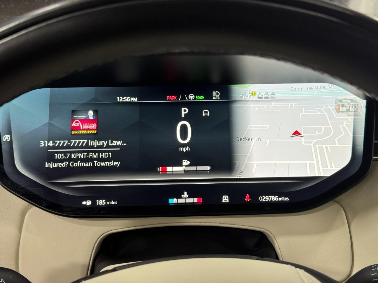 Land Rover Range Rover Vehicle Full-screen Gallery Image 33