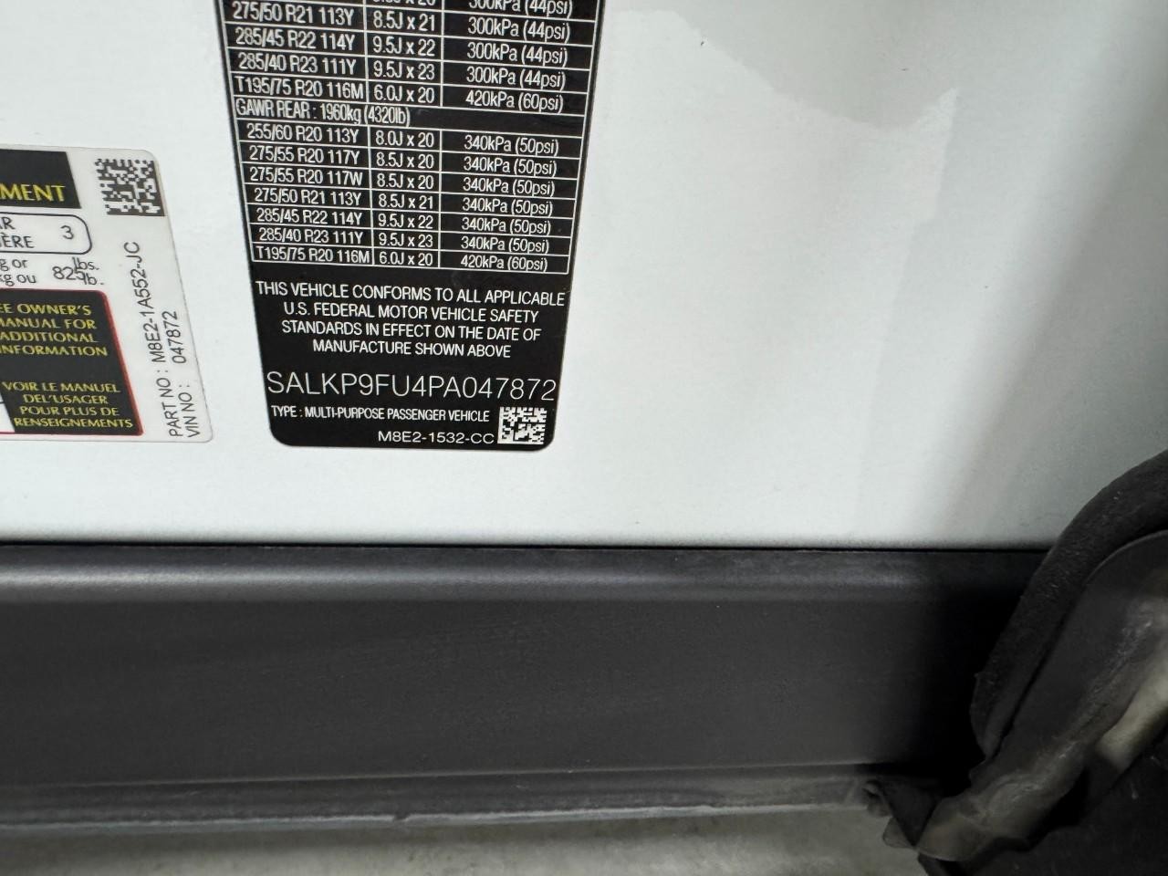 Land Rover Range Rover Vehicle Full-screen Gallery Image 35