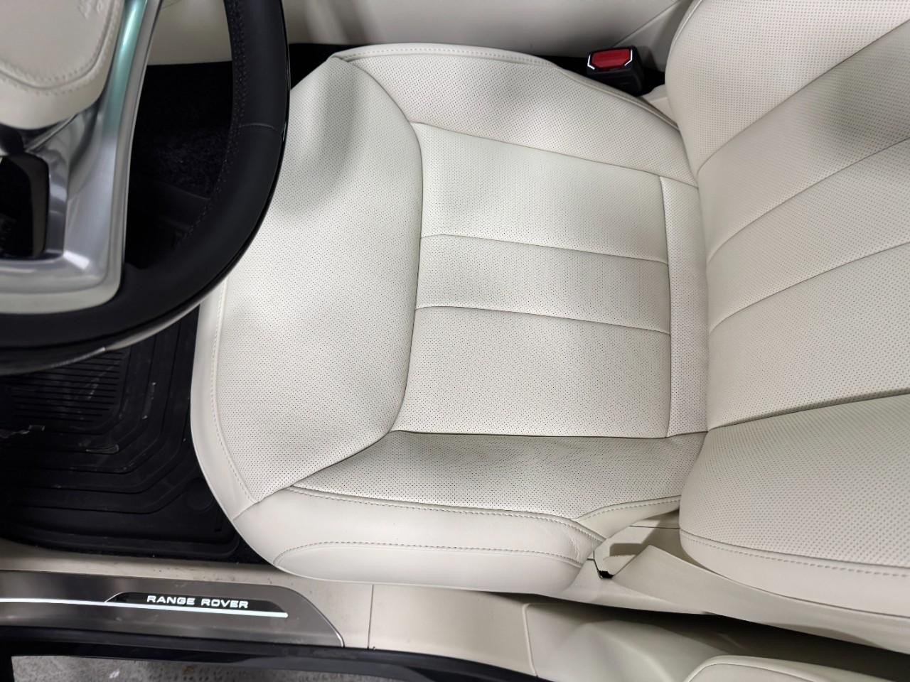 Land Rover Range Rover Vehicle Full-screen Gallery Image 28