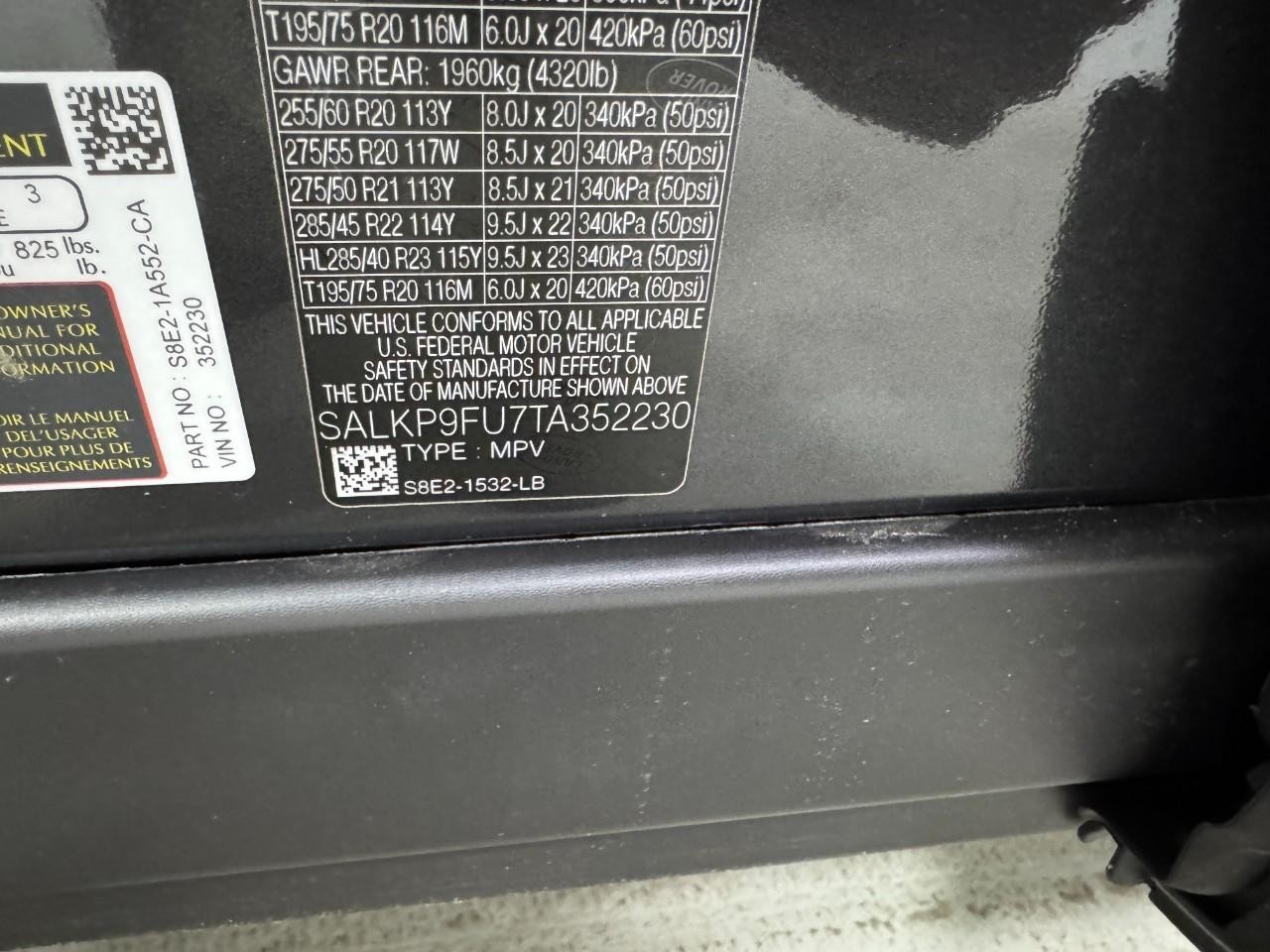 Land Rover Range Rover Vehicle Full-screen Gallery Image 33