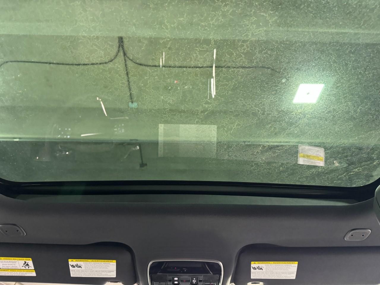 Land Rover Range Rover Sport Vehicle Full-screen Gallery Image 12