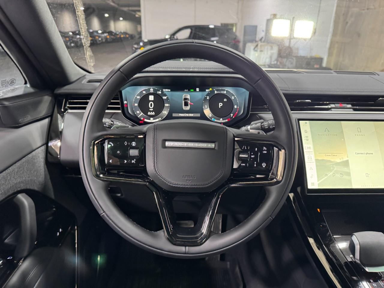 Land Rover Range Rover Sport Vehicle Full-screen Gallery Image 14