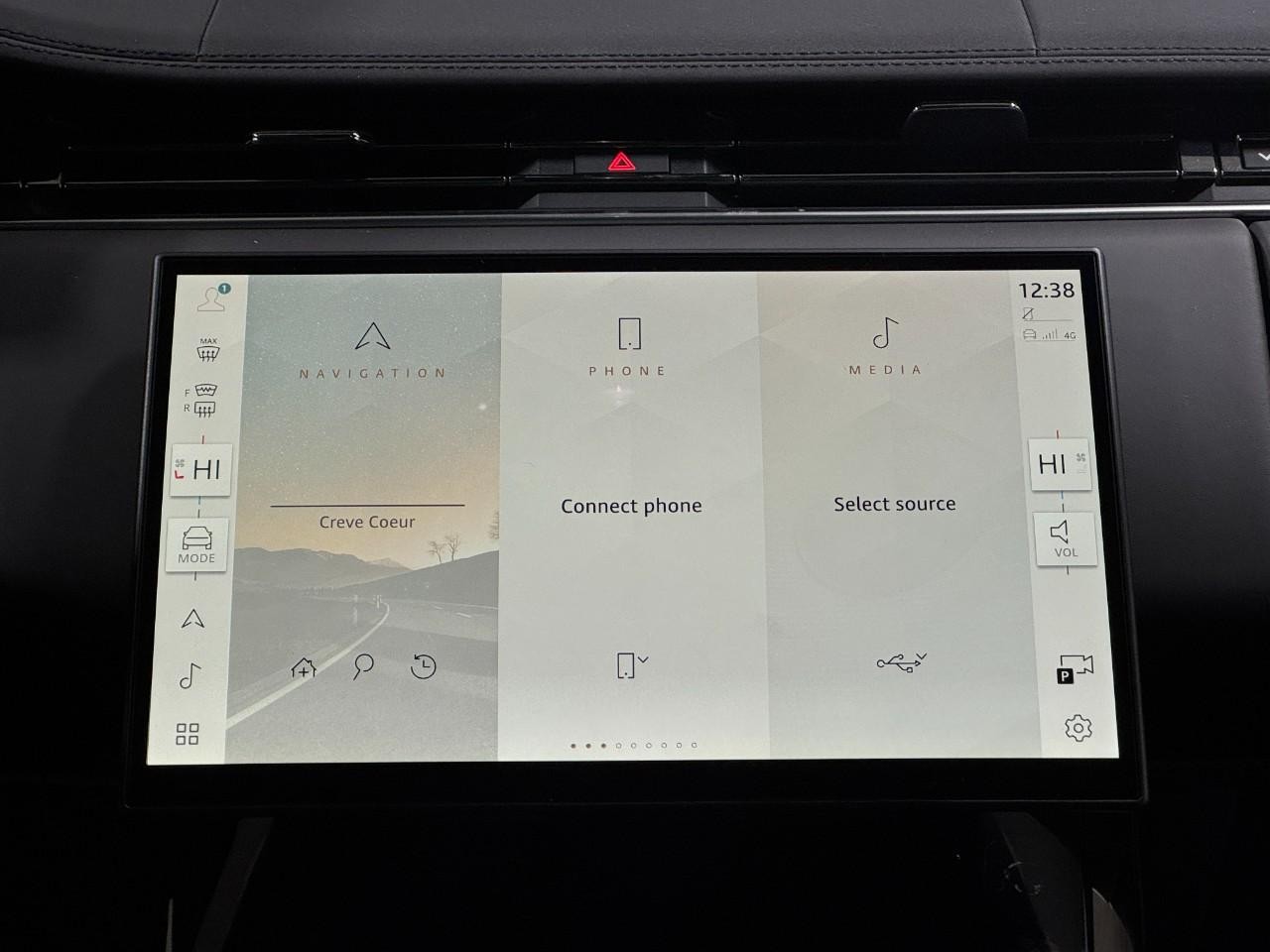 Land Rover Range Rover Sport Vehicle Full-screen Gallery Image 15