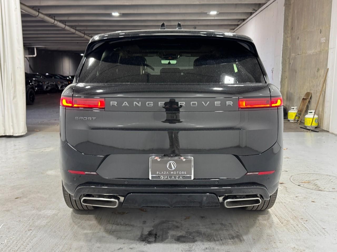 Land Rover Range Rover Sport Vehicle Full-screen Gallery Image 9