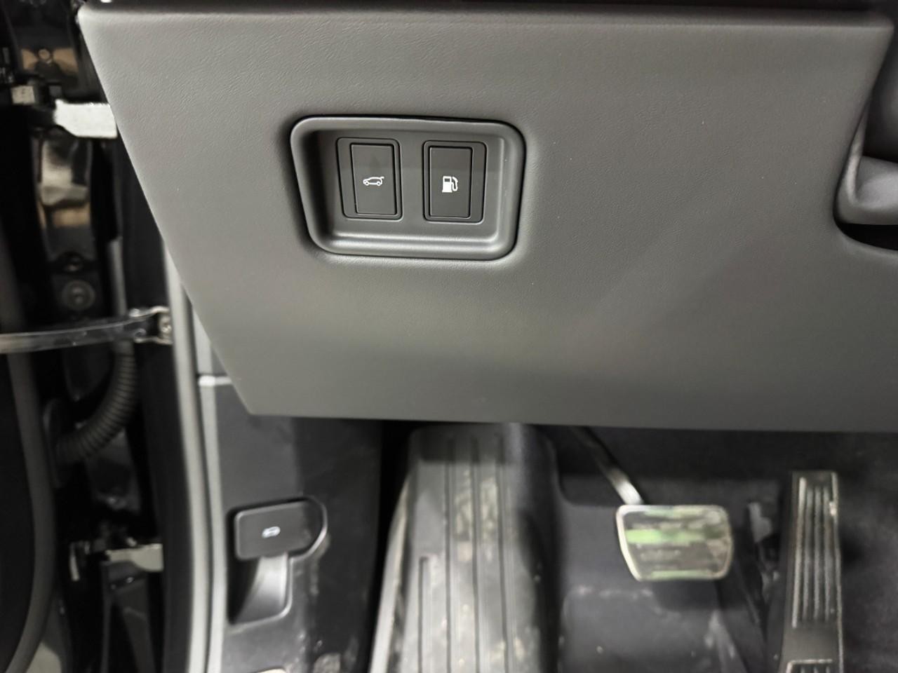 Land Rover Range Rover Sport Vehicle Full-screen Gallery Image 29