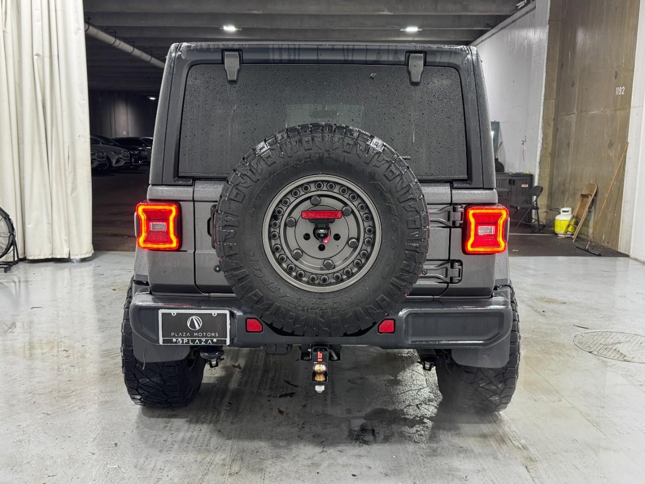 Jeep Wrangler Unlimited Vehicle Full-screen Gallery Image 09