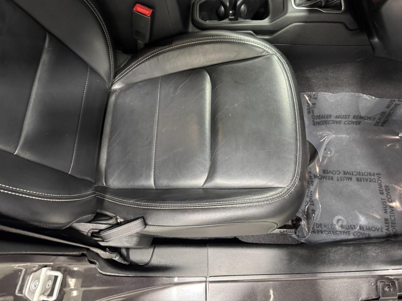 Jeep Wrangler Unlimited Vehicle Full-screen Gallery Image 17