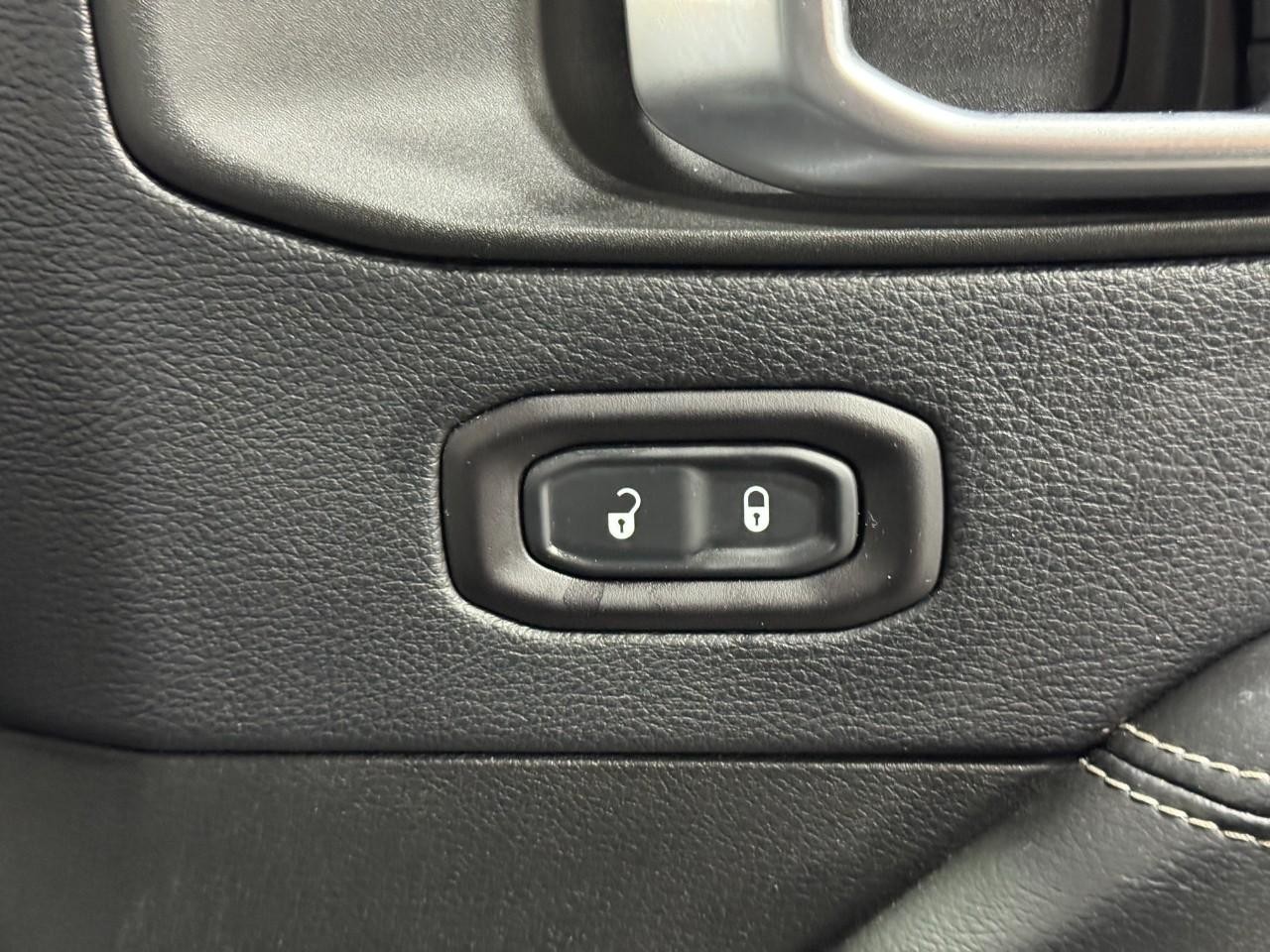 Jeep Wrangler Unlimited Vehicle Full-screen Gallery Image 20