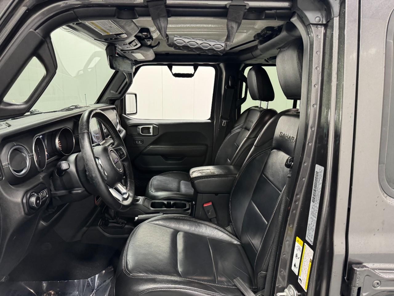 Jeep Wrangler Unlimited Vehicle Full-screen Gallery Image 23