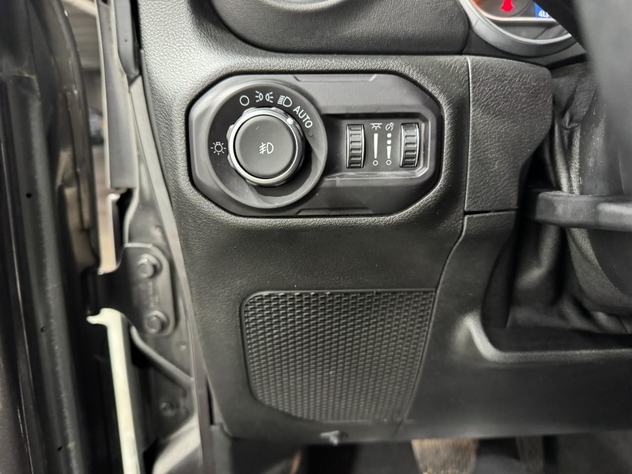 Jeep Wrangler Unlimited Vehicle Full-screen Gallery Image 26