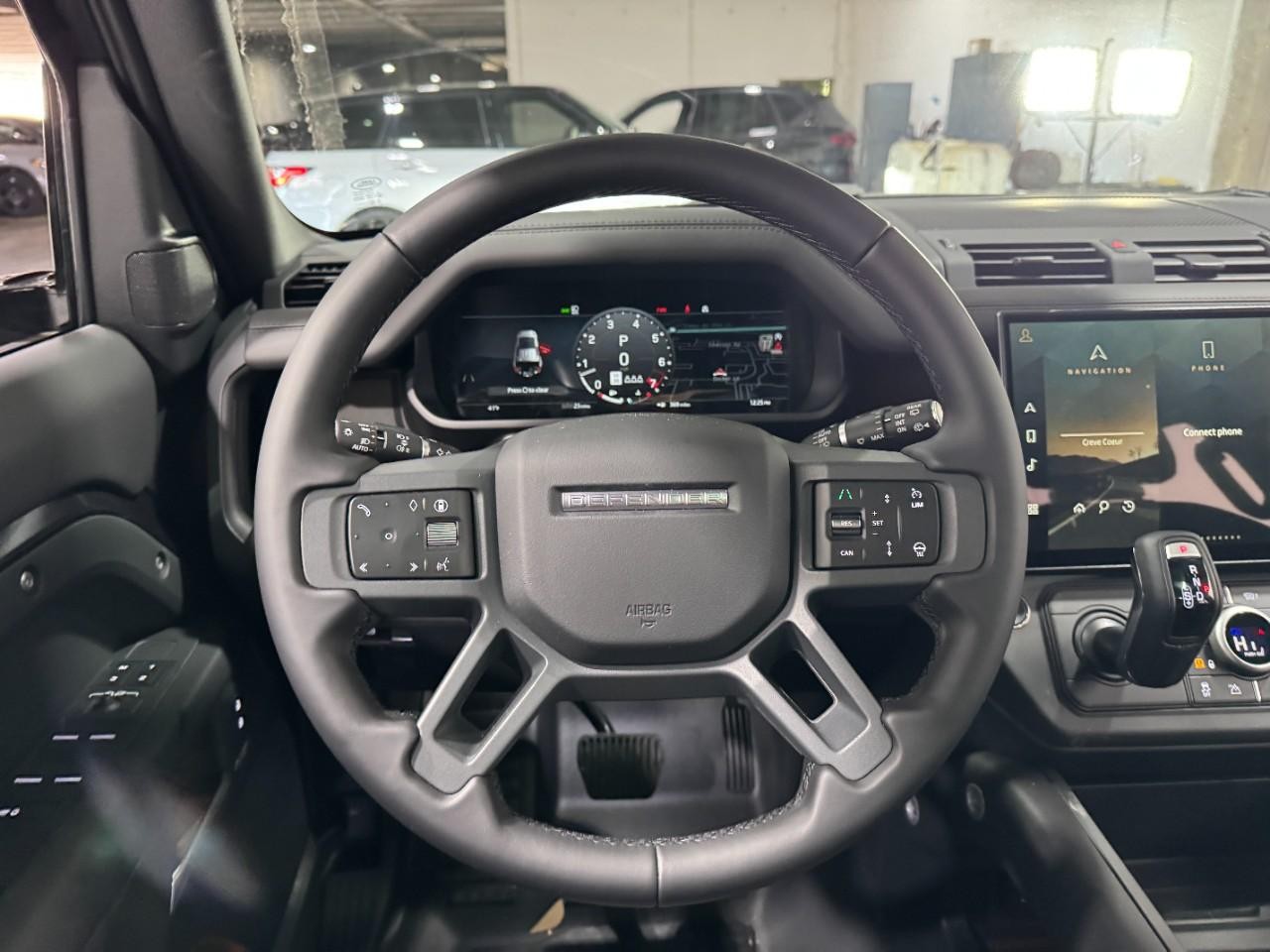 Land Rover Defender Vehicle Full-screen Gallery Image 14