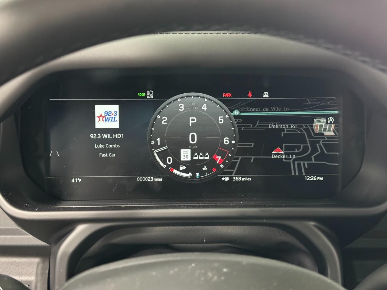 Land Rover Defender Vehicle Full-screen Gallery Image 32