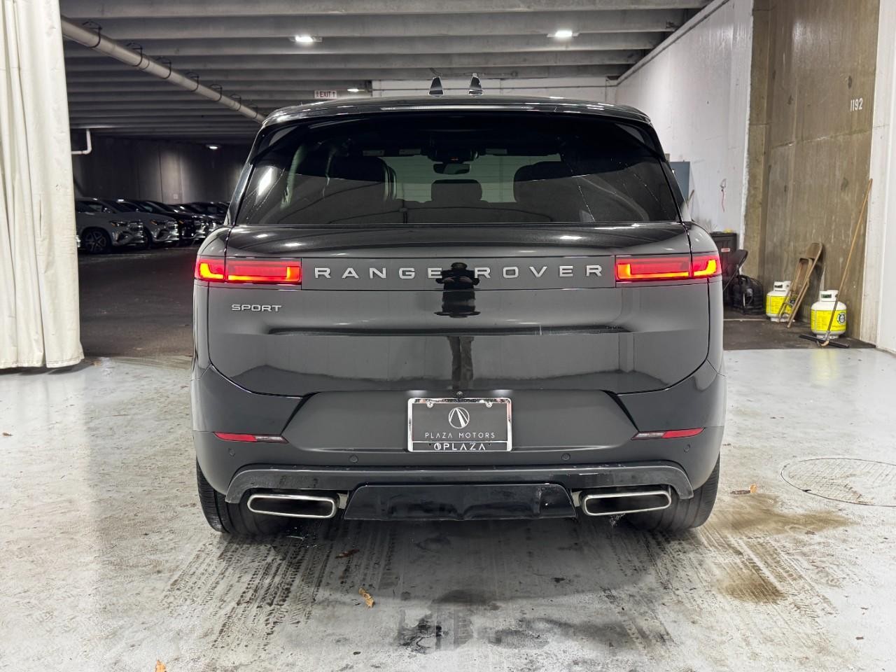 Land Rover Range Rover Sport Vehicle Full-screen Gallery Image 9