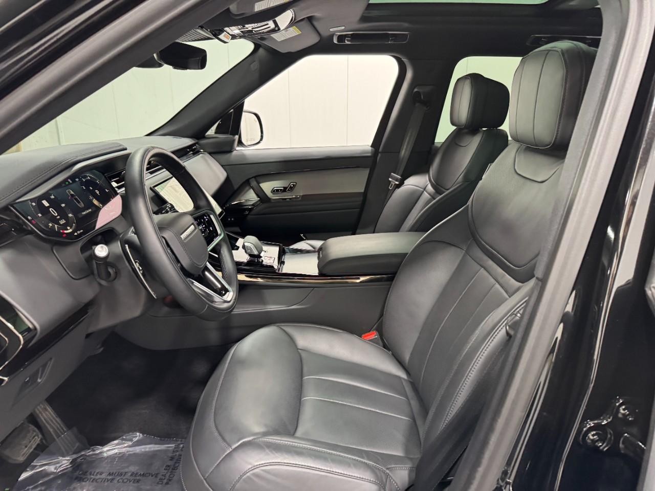 Land Rover Range Rover Sport Vehicle Full-screen Gallery Image 27