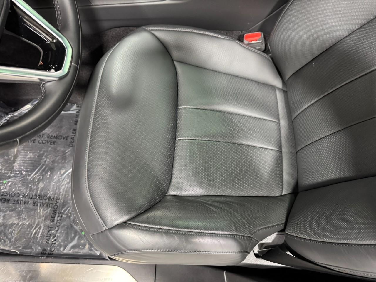 Land Rover Range Rover Sport Vehicle Full-screen Gallery Image 28