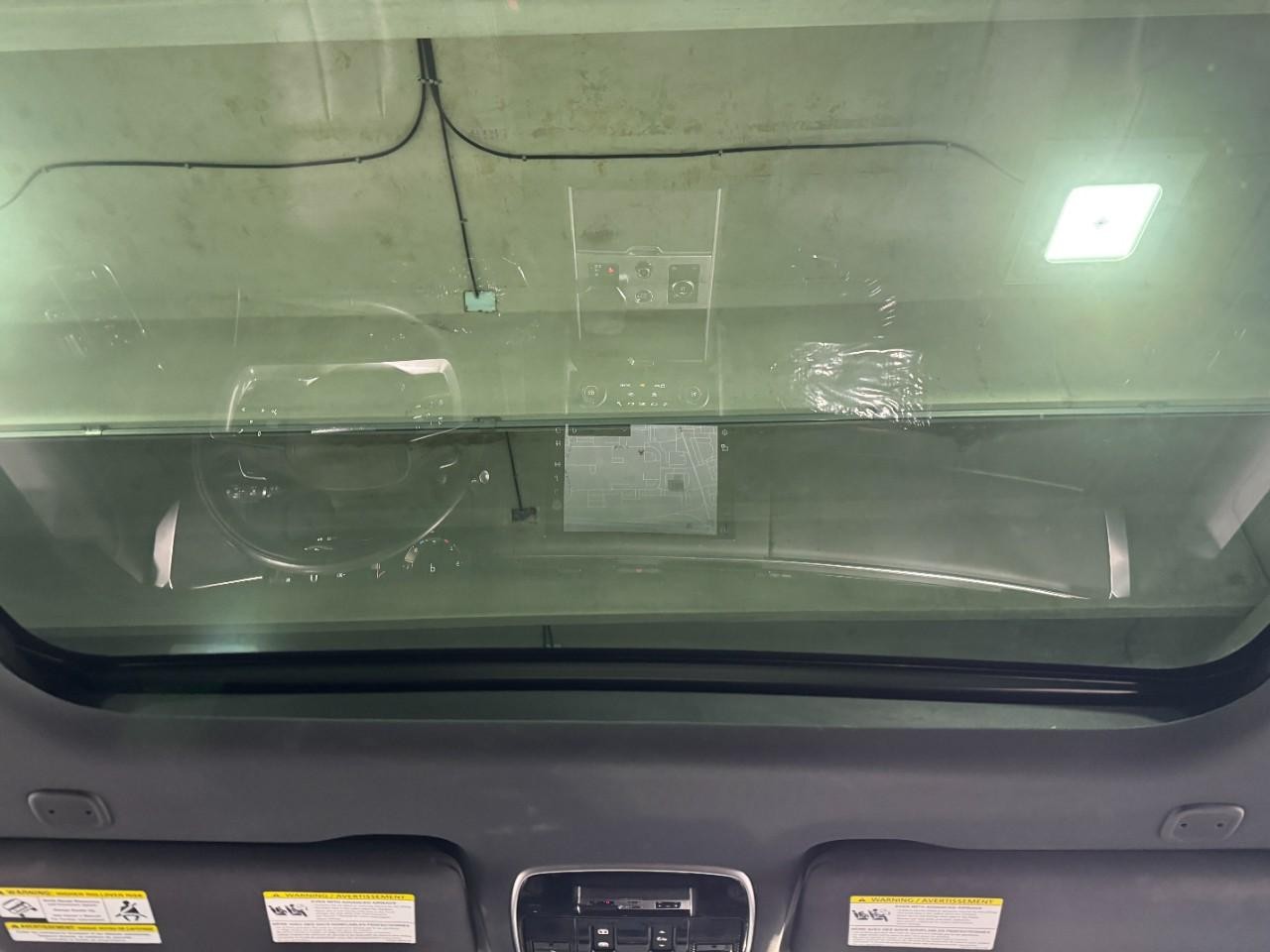 Land Rover Range Rover Vehicle Full-screen Gallery Image 12