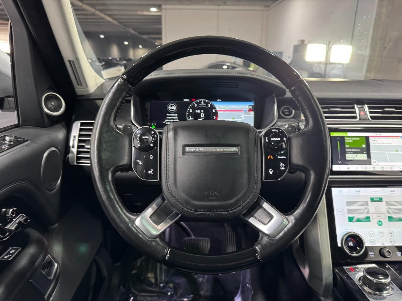 Land Rover Range Rover Vehicle Full-screen Gallery Image 14