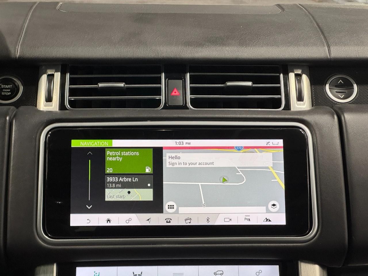 Land Rover Range Rover Vehicle Full-screen Gallery Image 15