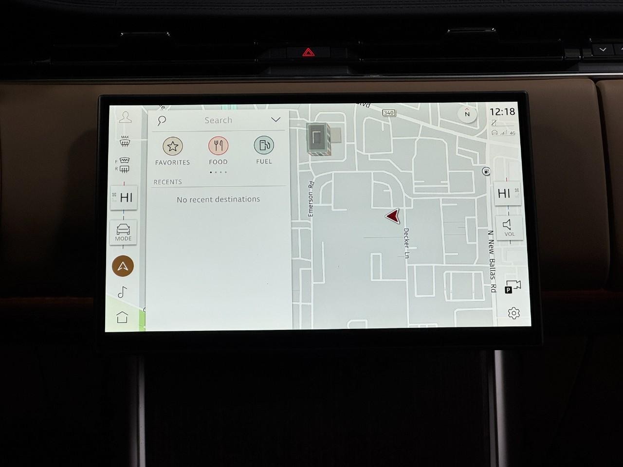 Land Rover Range Rover Vehicle Full-screen Gallery Image 15