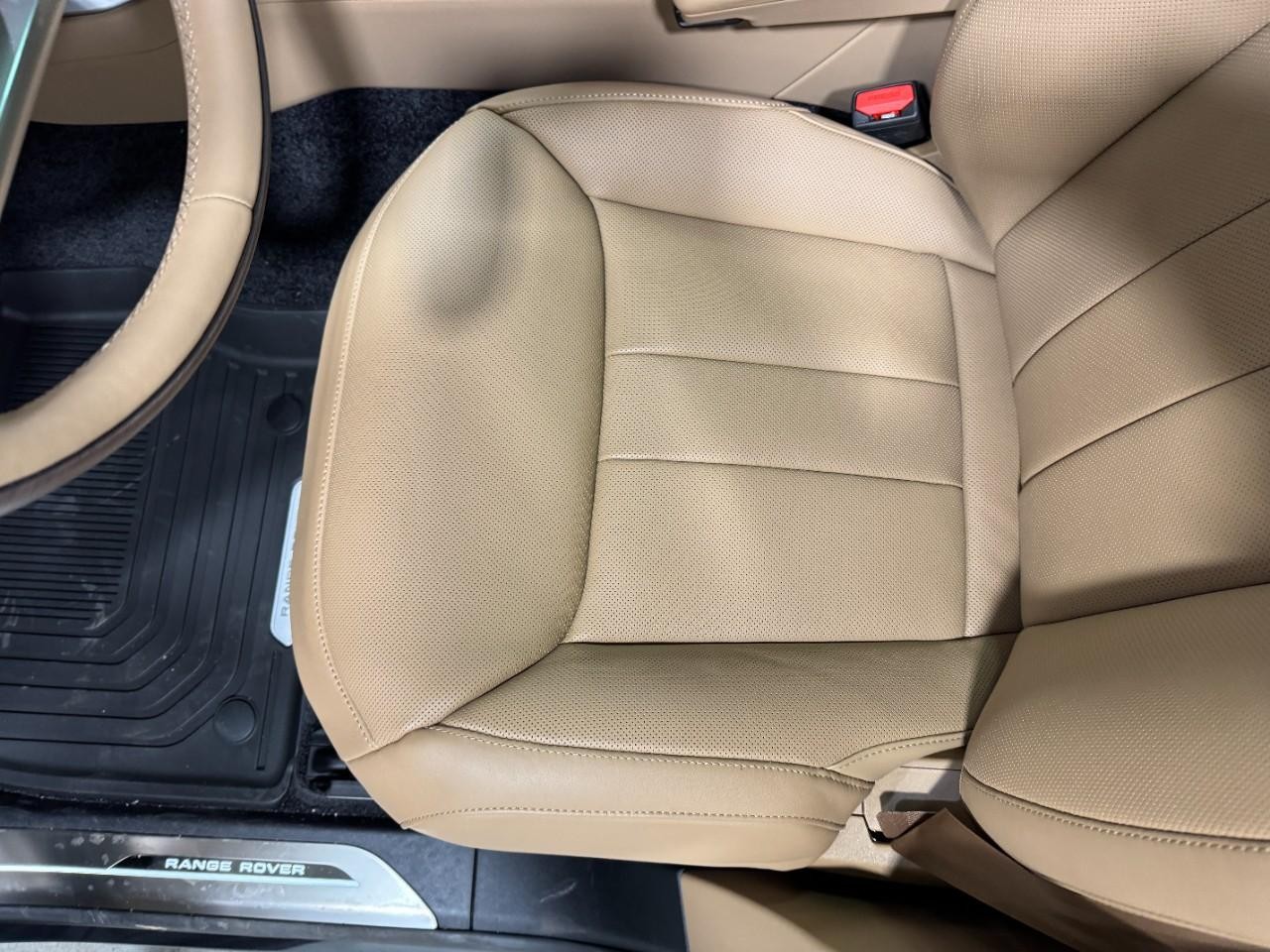 Land Rover Range Rover Vehicle Full-screen Gallery Image 28