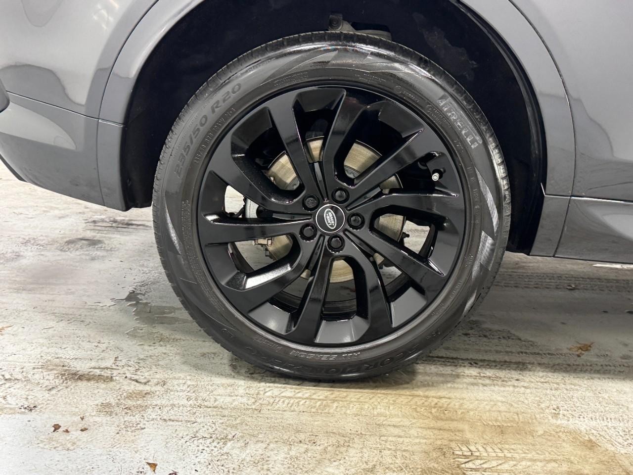 Land Rover Discovery Sport Vehicle Full-screen Gallery Image 5