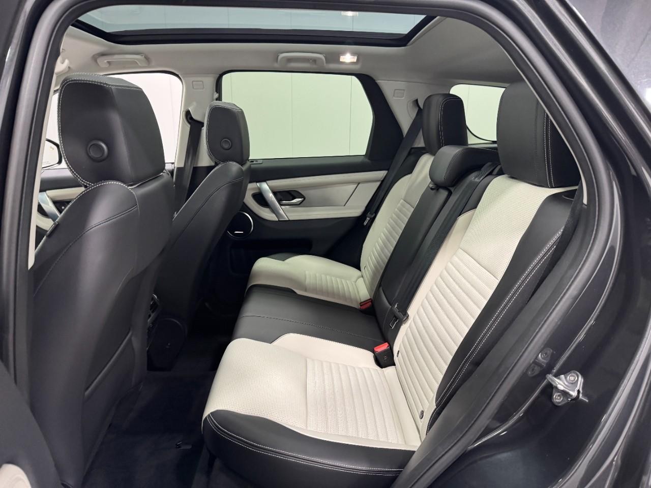 Land Rover Discovery Sport Vehicle Full-screen Gallery Image 8