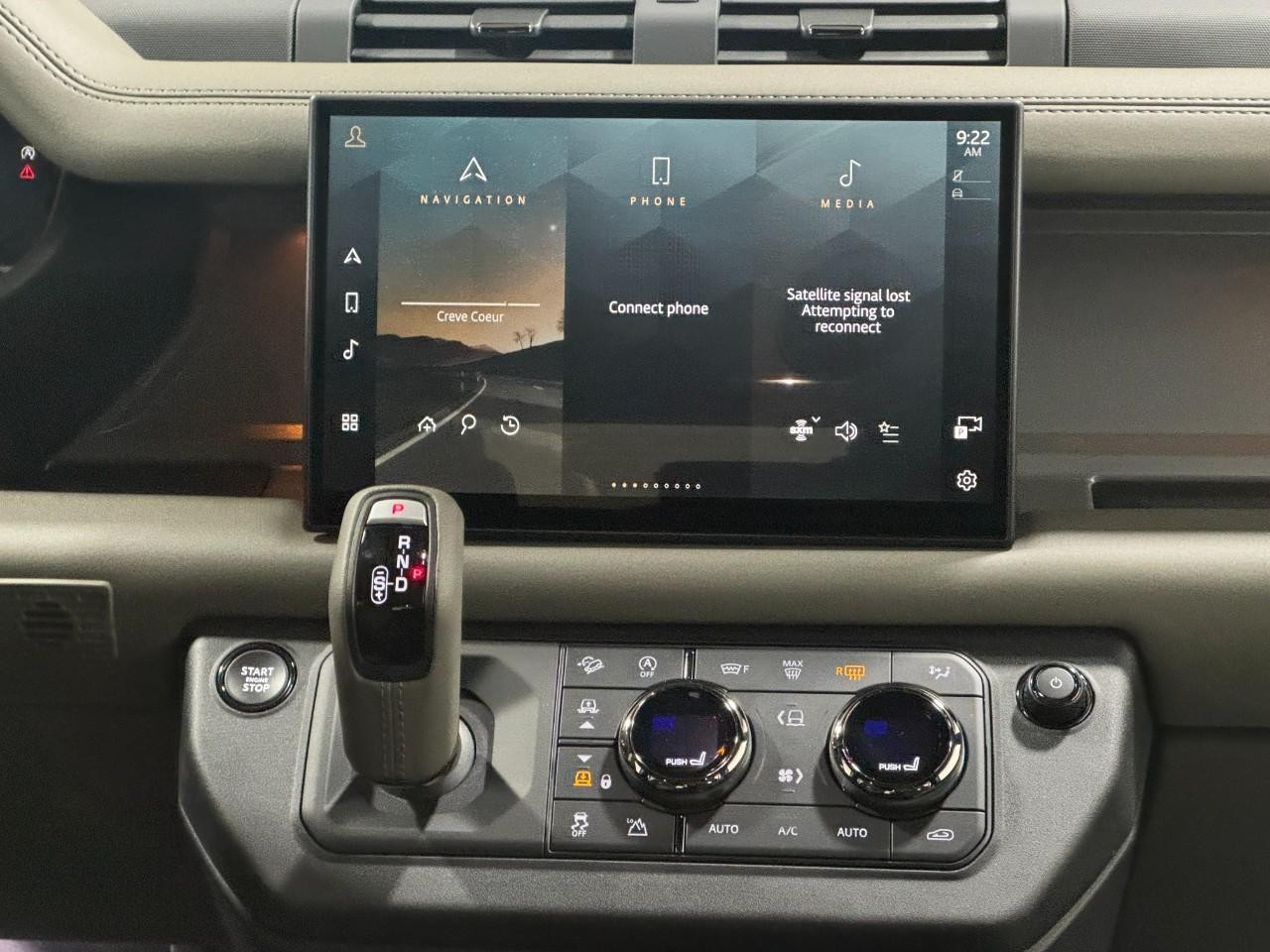 Land Rover Defender Vehicle Full-screen Gallery Image 16