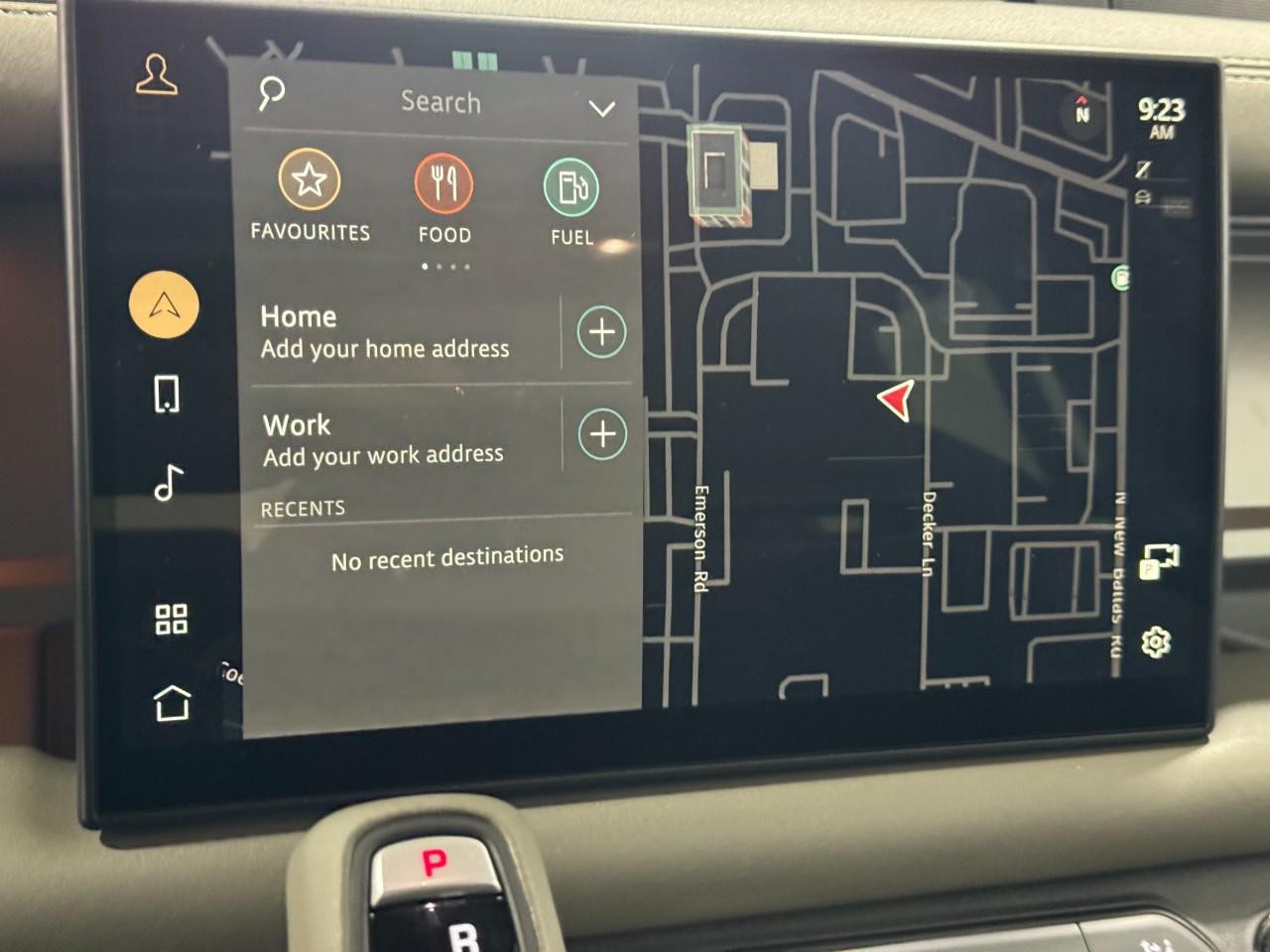 Land Rover Defender Vehicle Full-screen Gallery Image 25